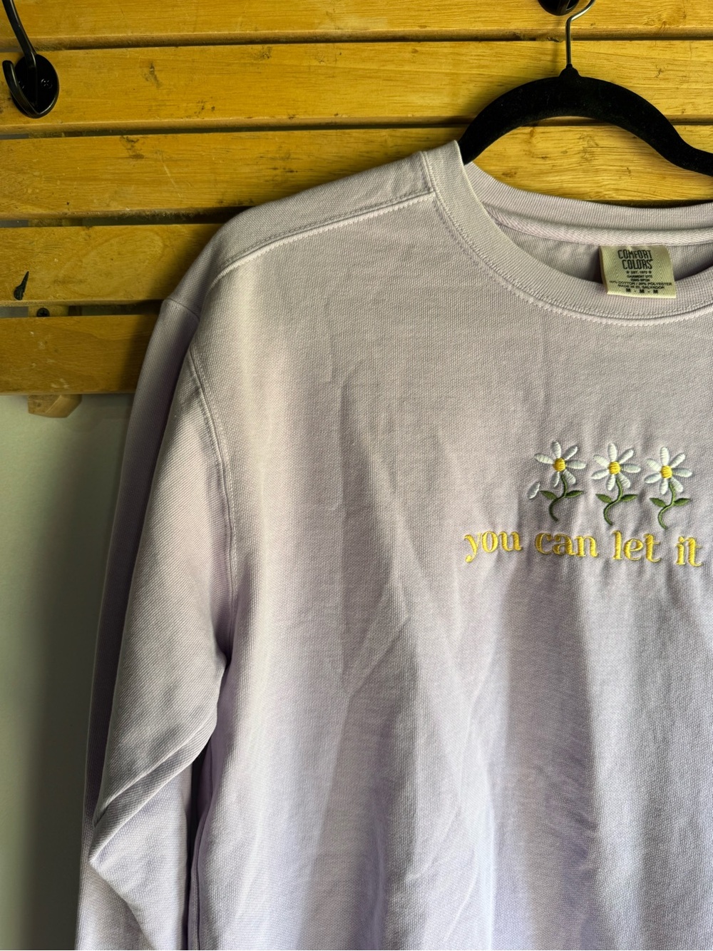 Comfort Colors Lavender Crewneck Sweatshirt with Daisy Embroidery - Picture 5 of 7